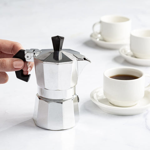 Primula Classic cafetera estufa: diseño compacto ideal para cocinas pequeñas y viajes.