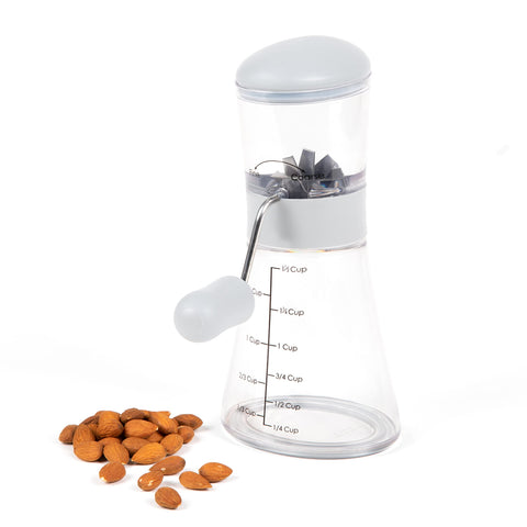Progressive picadora de nueces: base removible para picar directamente sobre la comida.