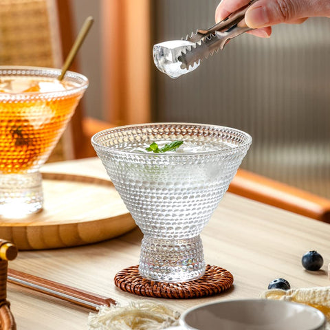 Capacidad de 7-8oz ideal para martinis y cócteles fríos.