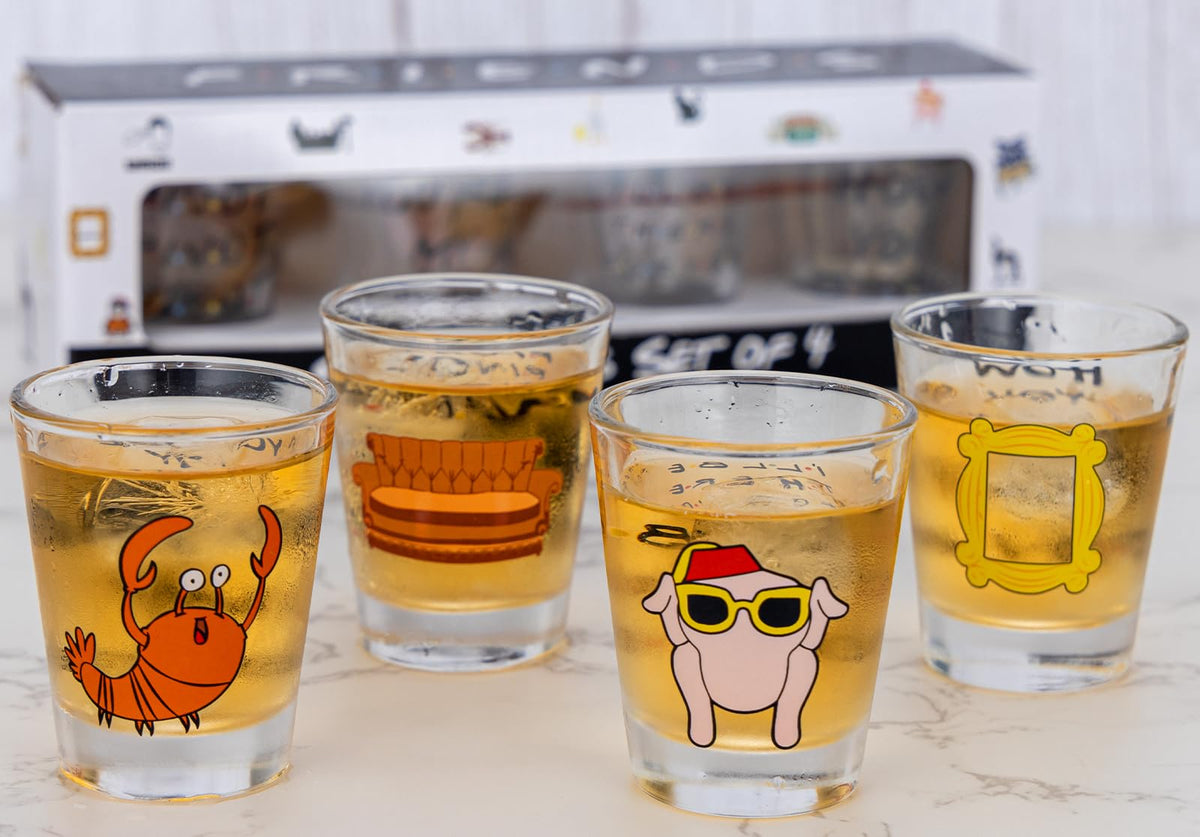 Vasos PuGez Friends mini con diseños icónicos para brindar con estilo.