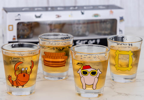Vasos PuGez Friends mini con diseños icónicos para brindar con estilo.