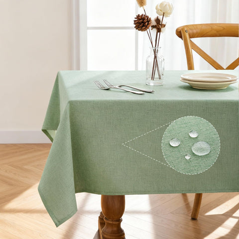 Mantel Pureegg rectangular impermeable protegiendo la mesa con elegancia