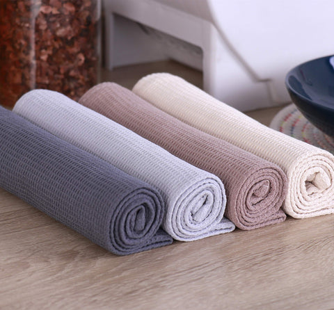 Toallas PY HOME & SPORTS color blanco para secado rápido en la cocina.