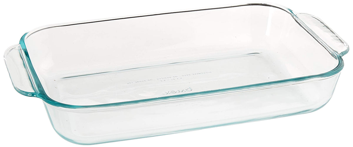 Bandeja Pyrex Basics de vidrio claro para hornear uniforme.