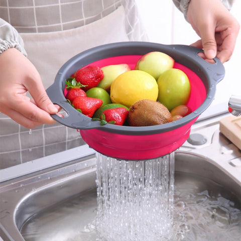 QiMH colador plegable morado junto al fregadero para enjuagar frutas