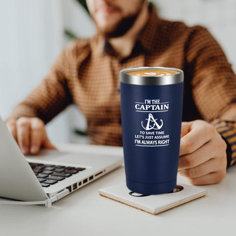 Qtencas Capítan Taza Térmica en cabina, ideal para viajes en barco.