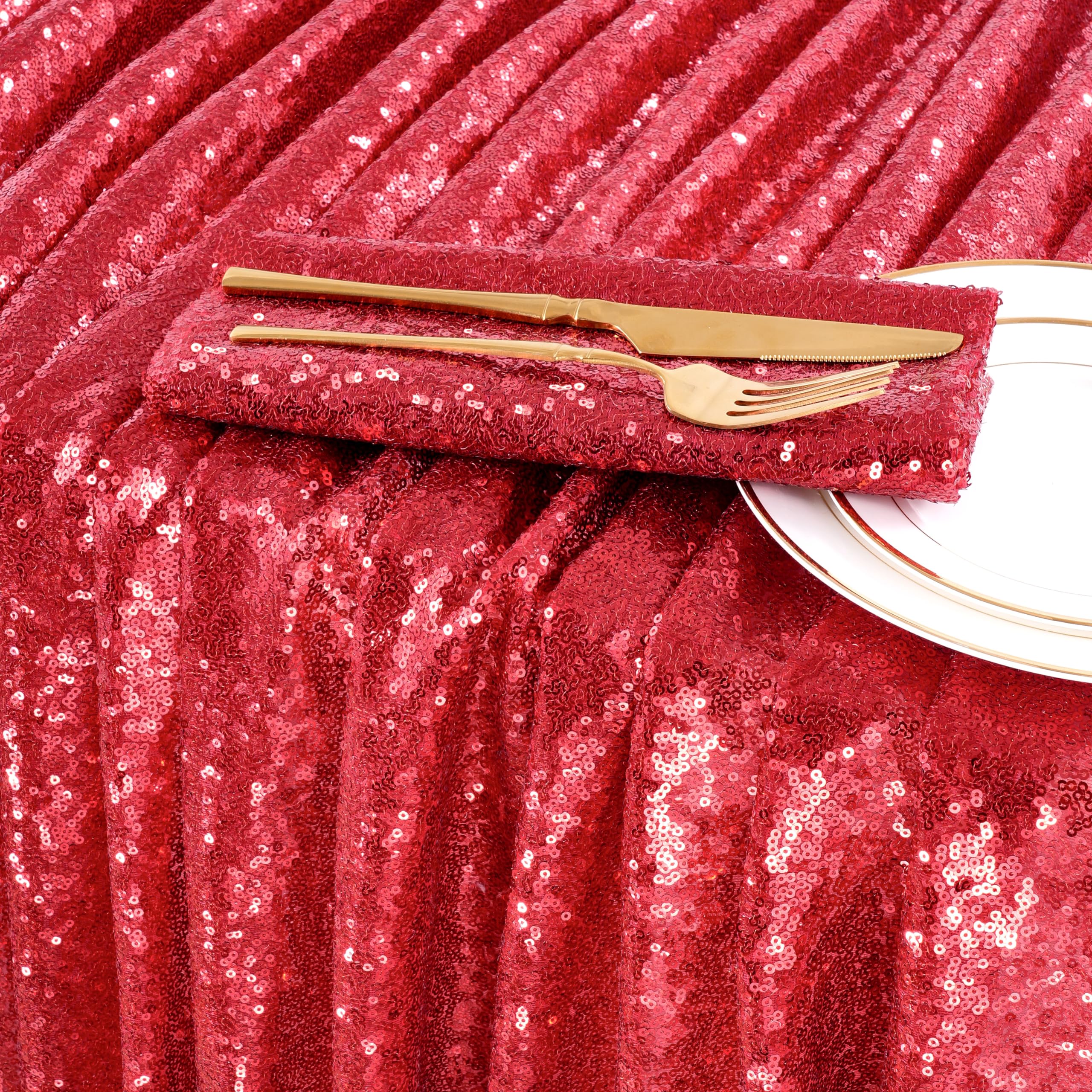 Cena de celebración con mantel rojo QueenDream brillando.