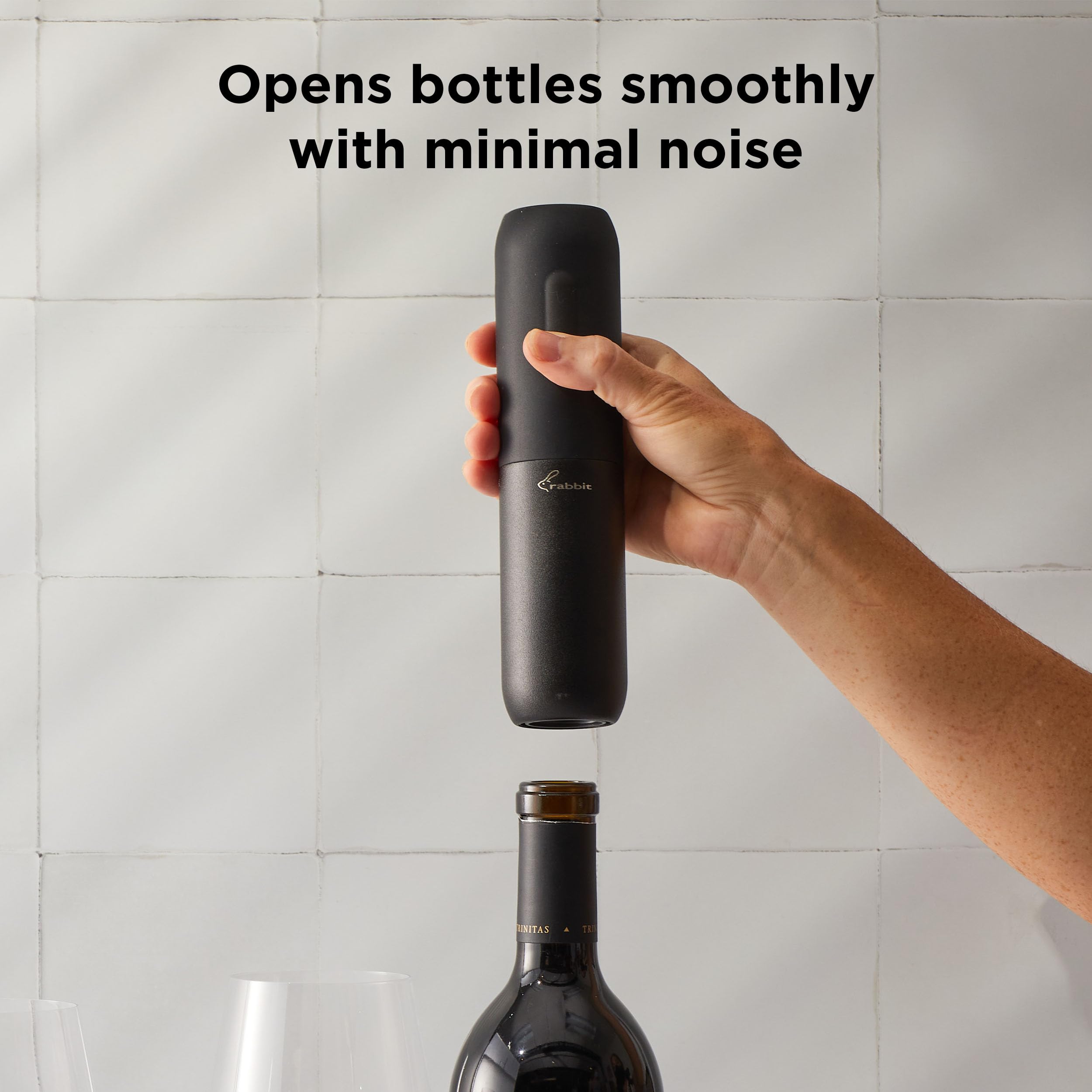 Rabbit abrebotellas eléctrico con cortador de lámina de aluminio integrado