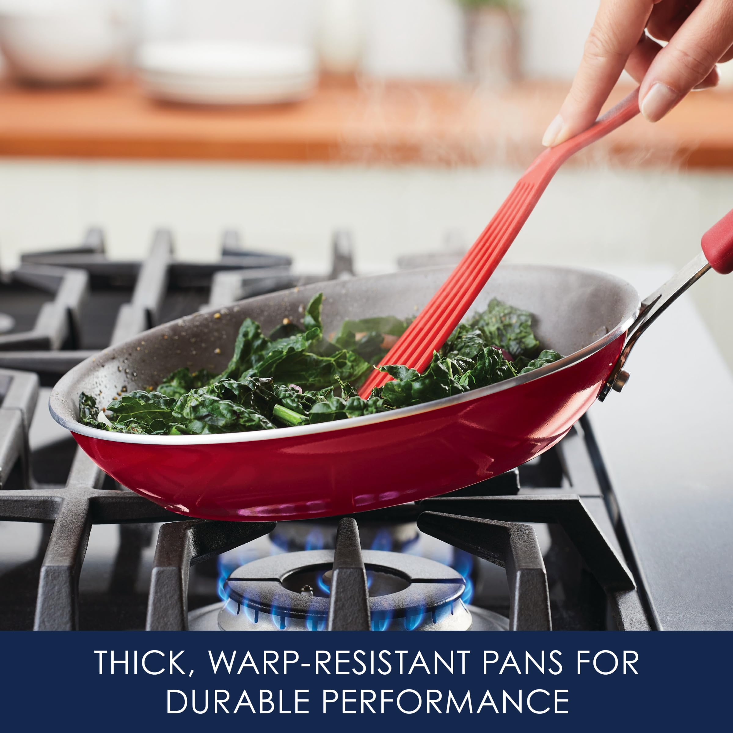 Rachael Ray Cocina Crea, base de aluminio gruesa para calentamiento rápido y estable.