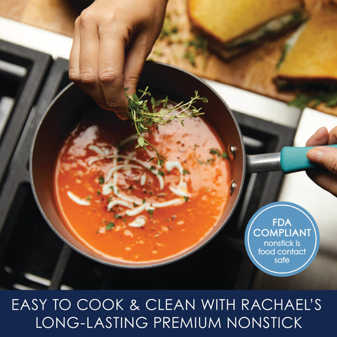 Interior antiadherente liso de Rachael Ray Cucina para liberar los alimentos con facilidad.