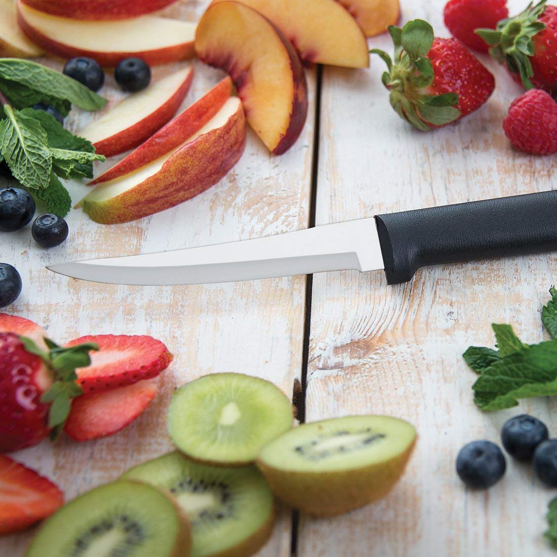 Rada cuchillo para tomates: rebanadas finas y uniformes.