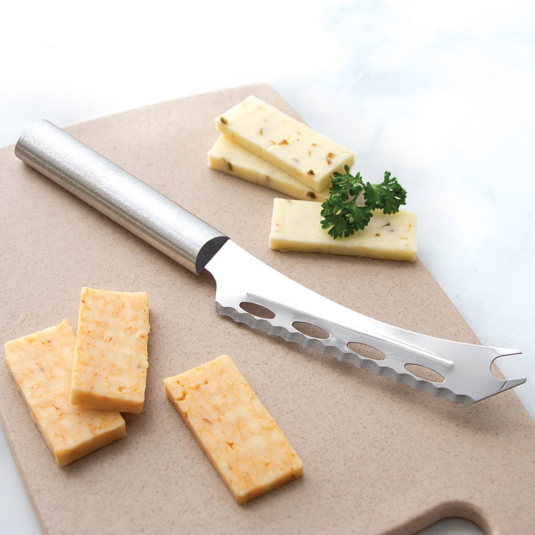 Cuchillo de queso RADA fabricado en EE UU con materiales duraderos de alta resistencia.
