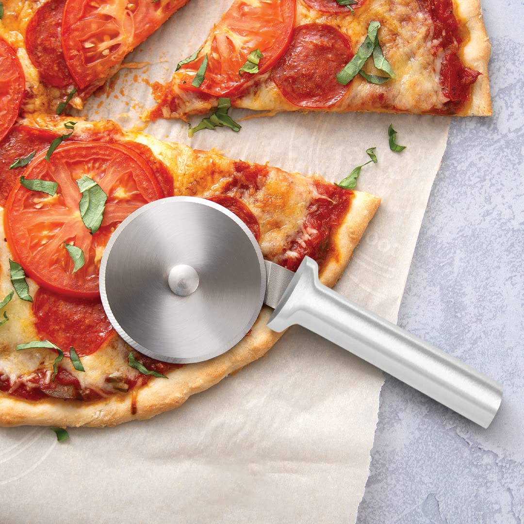 Corte preciso de pizza y masa con el cortador RADA.
