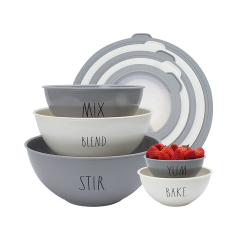 Rae Dunn tazones de mezcla apilables con tapas, ideales para preparar y almacenar.
