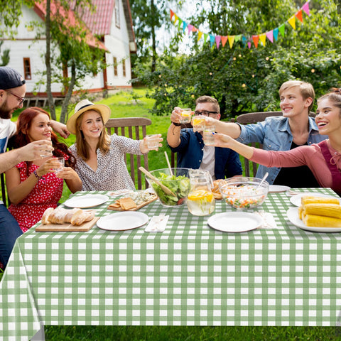 Mantel Ragnhild impermeable y anti manchas facilita limpieza tras la celebración