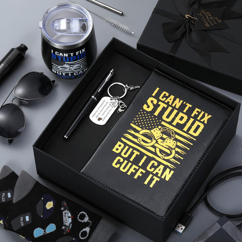 Libreta A5 y bolígrafo Reallnaive, perfecto para notas rápidas en servicio.
