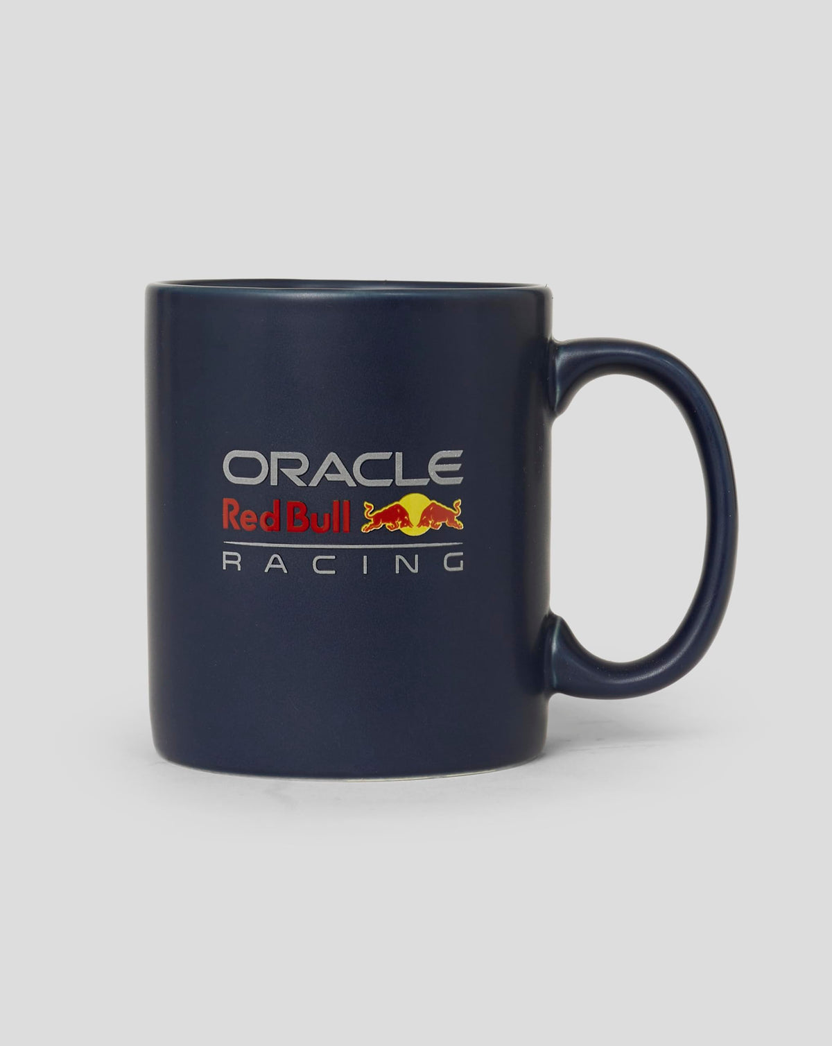 Taza Red Bull Racing Castore con logo en dos caras, ideal para fans durante las carreras.