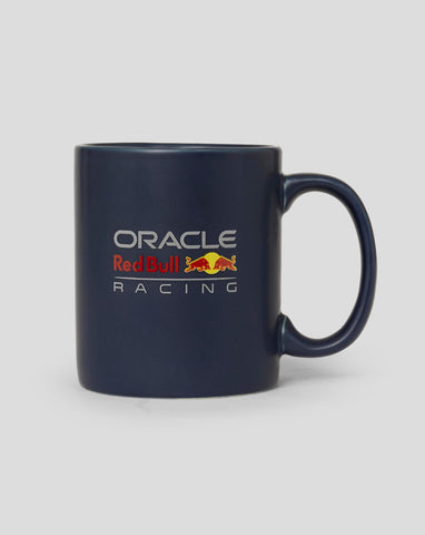 Taza Red Bull Racing Castore con logo en dos caras, ideal para fans durante las carreras.