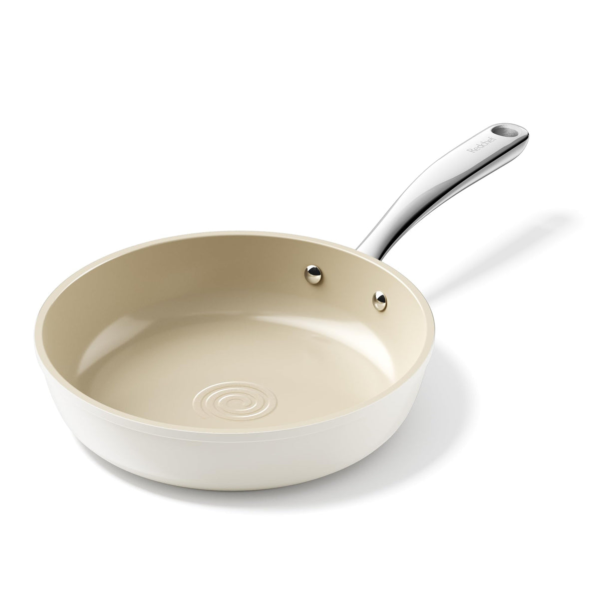 Sartén Redchef de 8 pulgadas, interior antiadherente para cocción limpia y rápida.