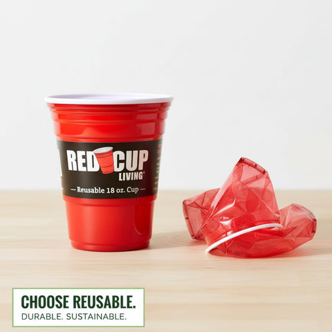 Red Cup Living tamaño 18oz, ideal para bebidas variadas.