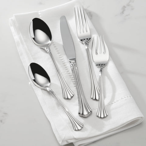Reed & Barton 1800, acabado impecable para mesa refinada y duradera