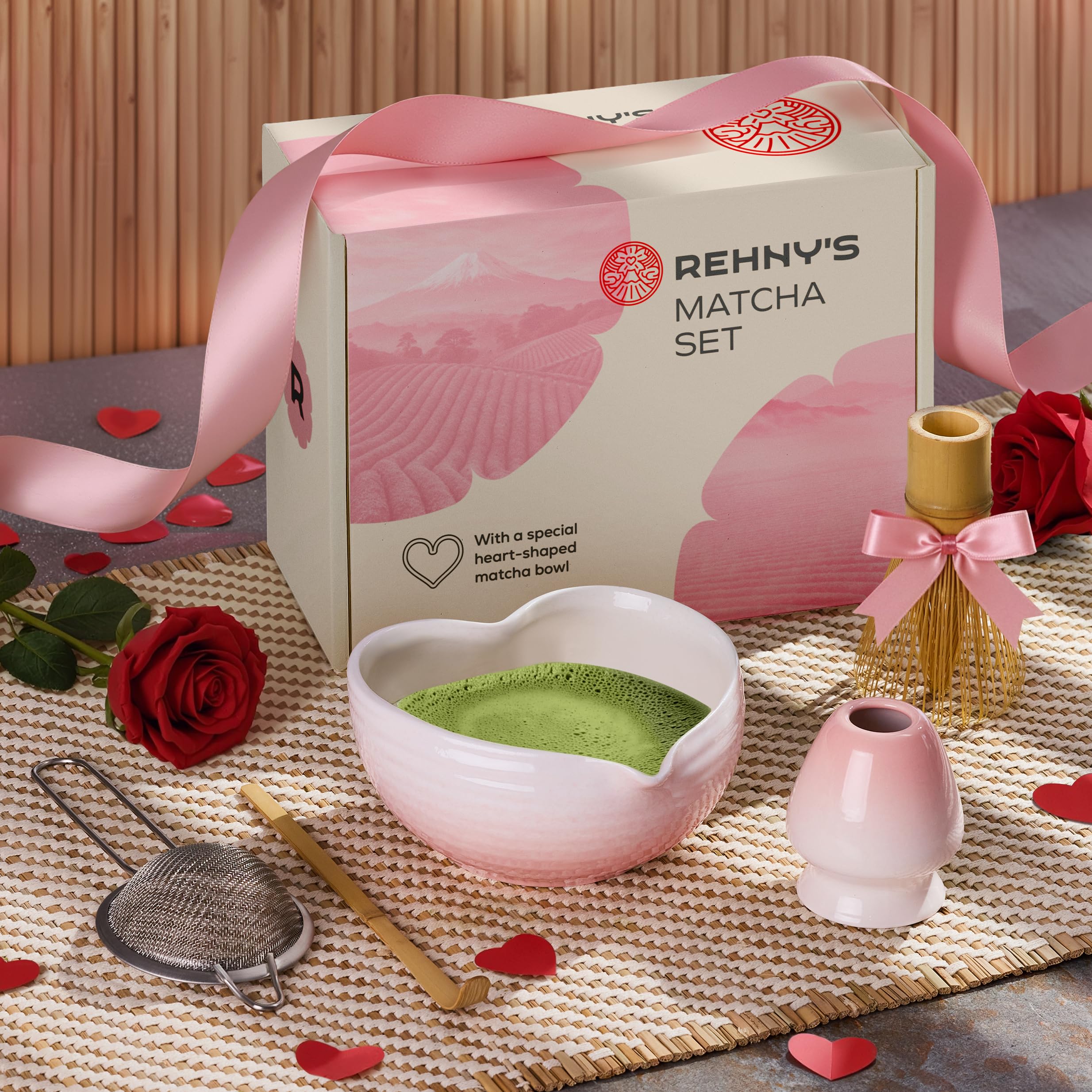 REHNY'S cuenco de matcha con forma de corazón para una preparación suave y controlada.