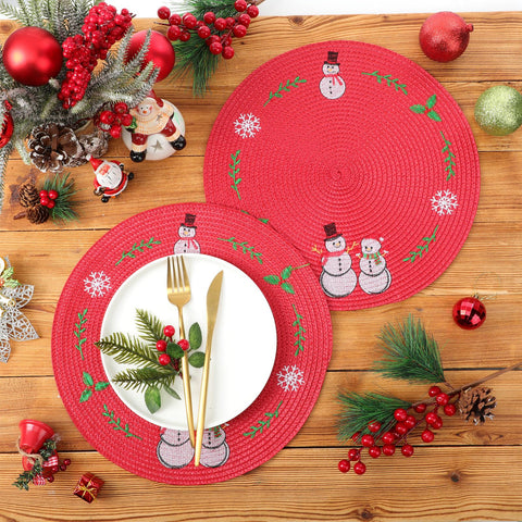 Mantel Remerry para ambiente festivo, ideal para cenas navideñas.