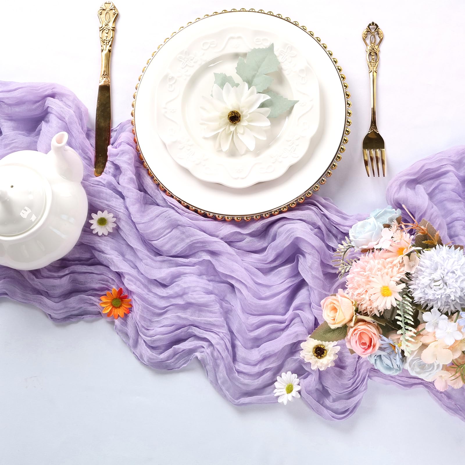 RestfulGlow borde delicado lavanda para un toque bohemio elegante.