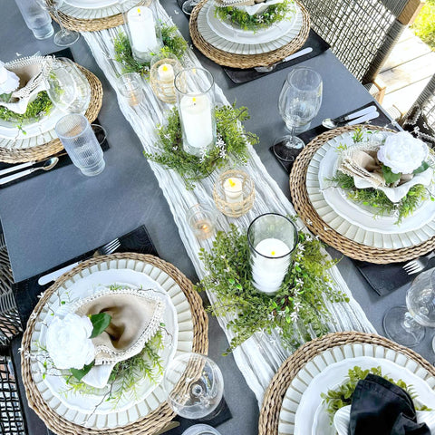 RestfulGlow mantel de gasa blanco, crea un ambiente bohemio para eventos.