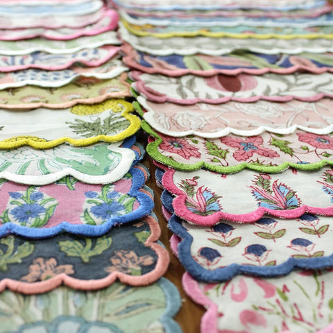 Ridhi servilletas con bordado en esquinas, detalle artesanal
