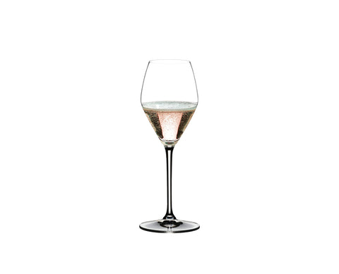 Aroma de bayas rojas y madera de pino realzado por la copa Rosé Extreme.