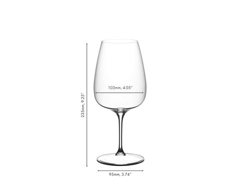 Copa Riedel GRAPE con cócteles sobre la mesa para mezclar sabores.