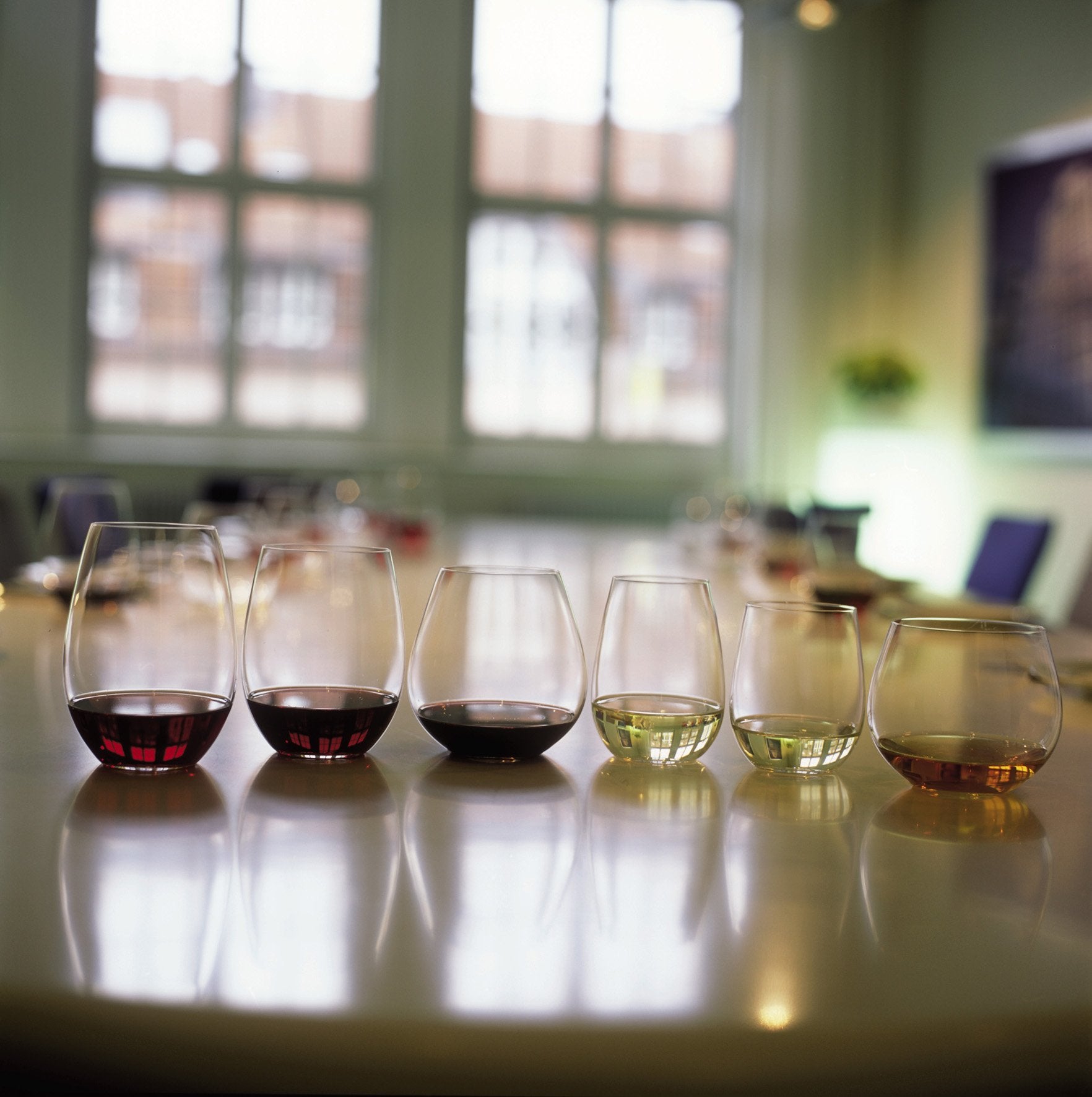 Riedel O diseño moderno para champán y burbujas elegantes.