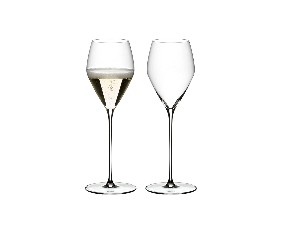 Riedel Veloce copa de champán, vista frontal, realza notas del vino.