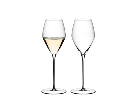 Par de copas Riedel Veloce Sauvignon Blanc para degustación elegante.