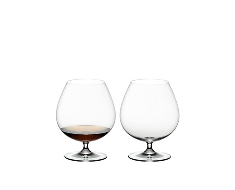 Vaso clásico Riedel Vinum Brandy, realza las notas del bouquet y facilita la degustación.