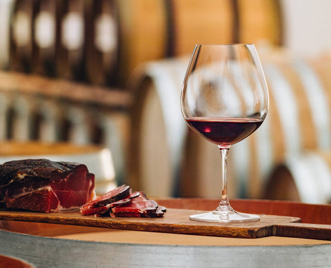 Copa Riedel Vinum Pinot Noir Borgoña, enfoque de aroma amplio para vinos con acidez marcada.