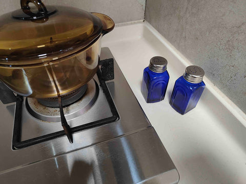 Ritadeshop salero de cristal azul cobalto con tapa inoxidable, fácil limpieza.
