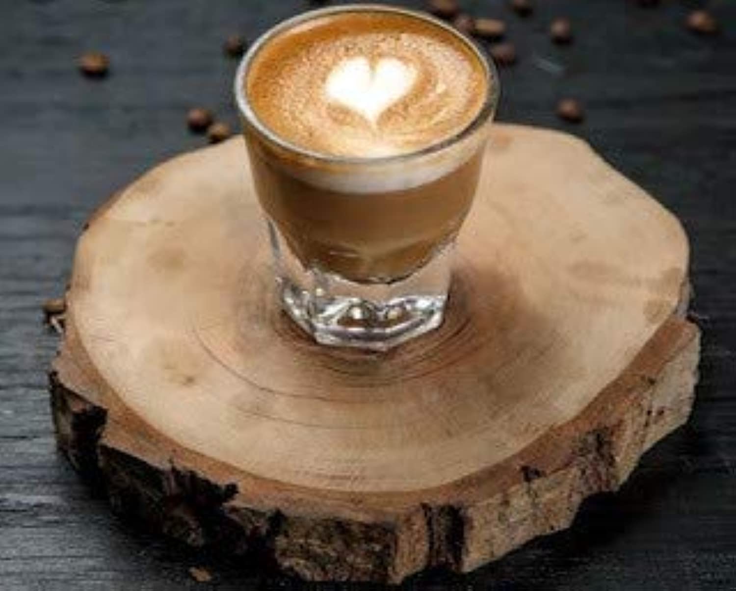 Vaso Rococo Libbey Duratuff Cortado en mesa, listo para uso diario.