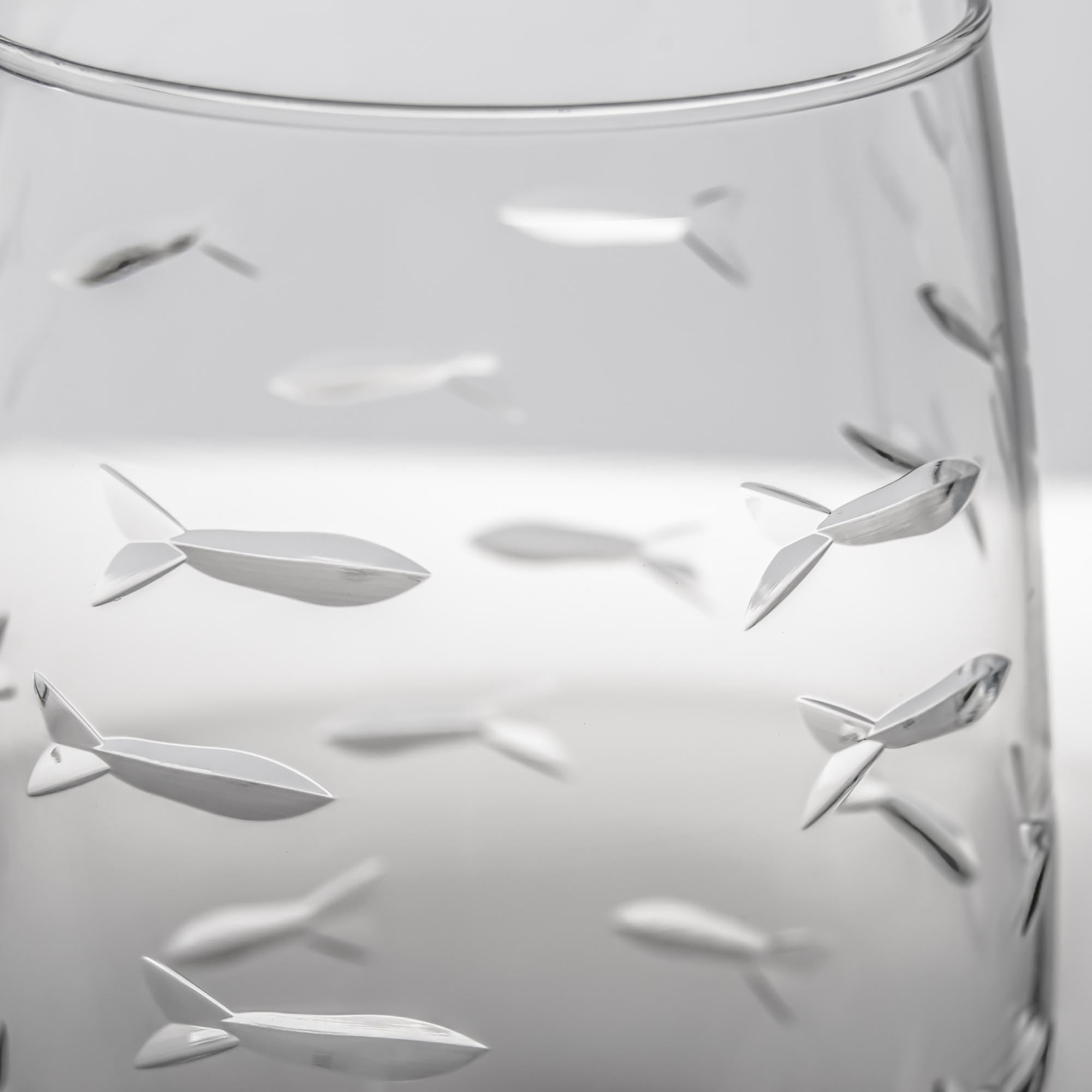 Rolf Glass Escuela de Peces, base amplia para mayor estabilidad durante la degustación.
