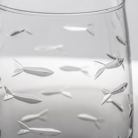 Rolf Glass Escuela de Peces, base amplia para mayor estabilidad durante la degustación.