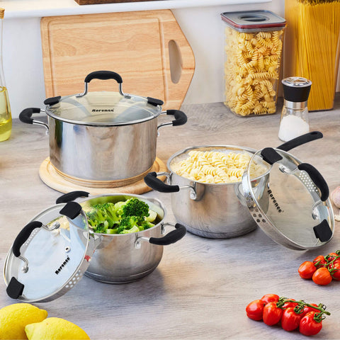 Escala de medición interna de la olla Rorence para porciones precisas.
