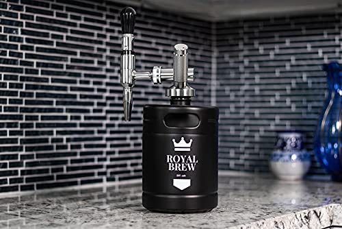 Dimensiones y ajuste del dispensador Royal Brew para nevera.