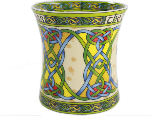 Taza Royal Tara, capacidad 325 ml para café o té.