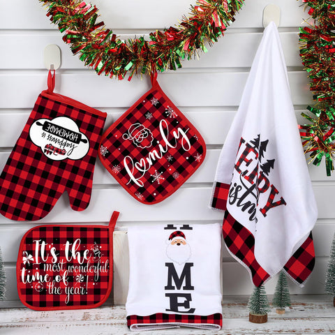 Rtteri detalles navideños en textiles de cocina para ambientar la casa.