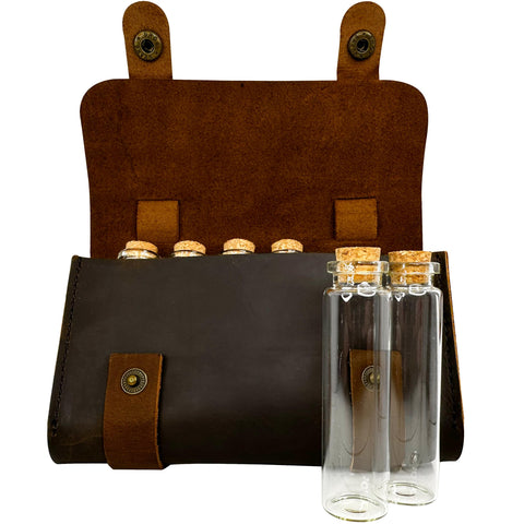 Ruck & River cartera de cuero para especias con acceso rápido en camping.