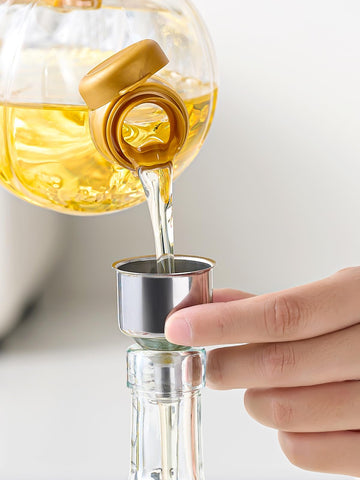 Dispensador Ruiao con boquilla anti goteo para evitar derrames.