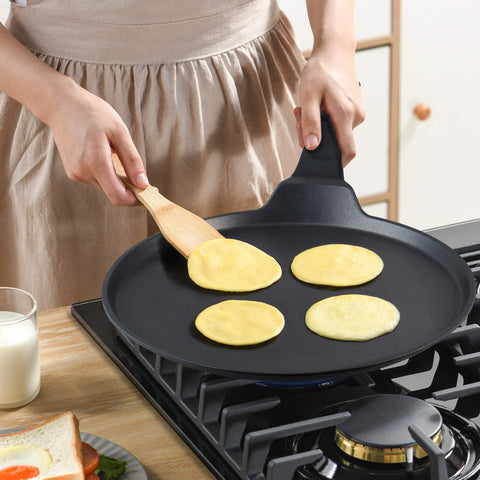 S·KITCHN Crepe Pan no compatible con inducción, ideal para gas y eléctrica.