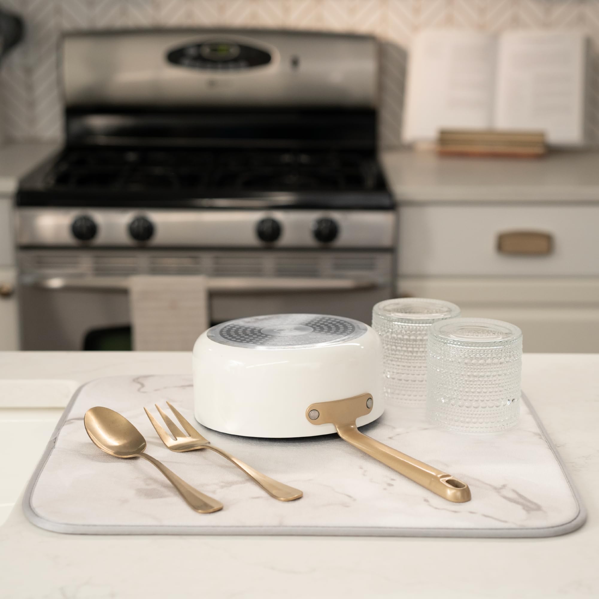 S&T INC estera secado reversible ofrece versatilidad en la cocina.
