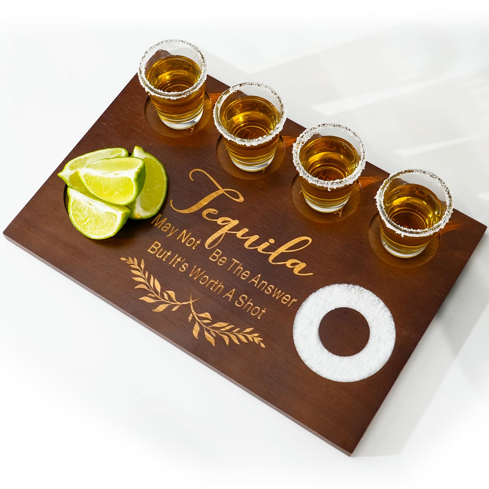 Saiaokj tablero-tequila-shot-madera, exhibe copas con estilo para fiestas y reuniones.